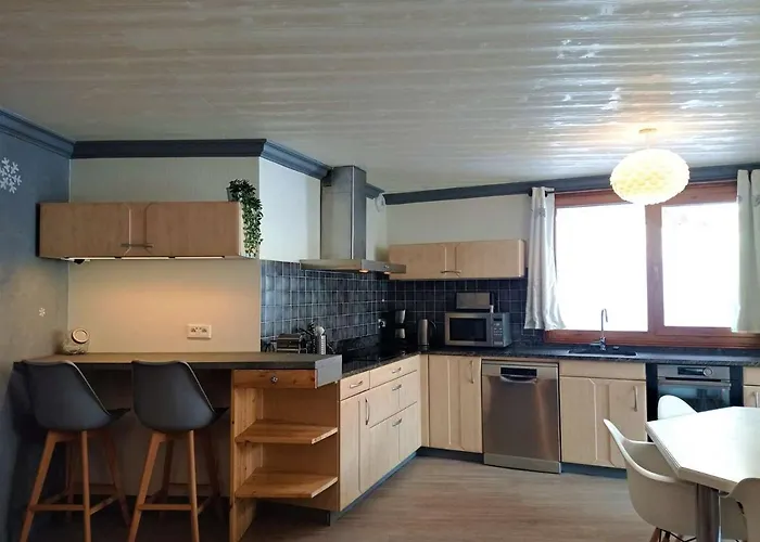 Bel 6/8 Pers Avec Balcon, Au Coeur De - Fr-1-545-21