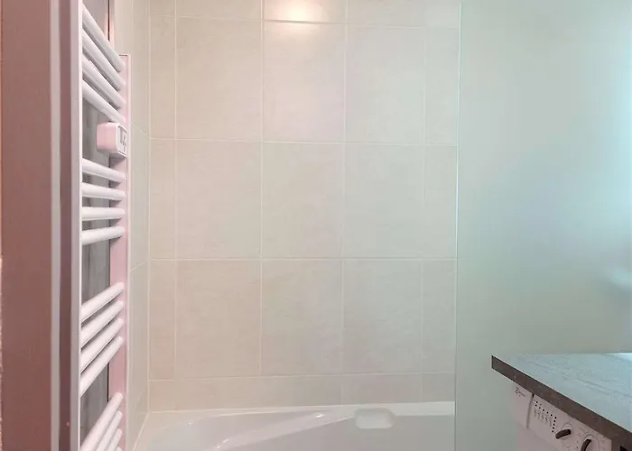 Bel 6/8 Pers Avec Balcon, Au Coeur De - Fr-1-545-21 * 瓦托伦斯